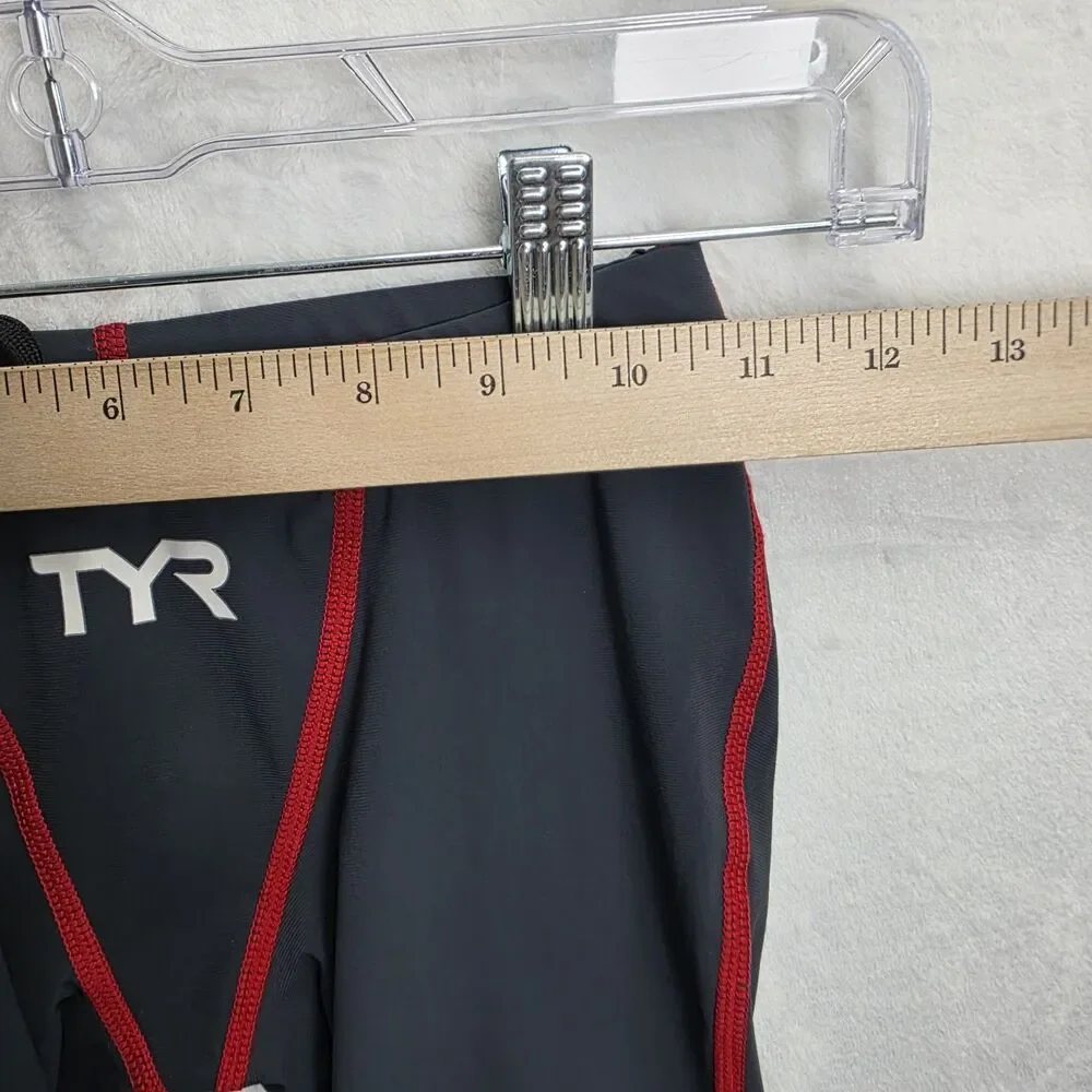 TYR Thresher Techsuit Size 22